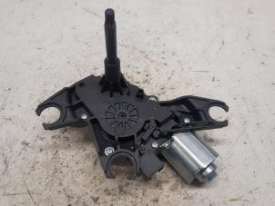 Gebruikte Ruitenwissermotor achter Dacia Duster (SR) 1.0 TCE 12V Prijs € 31,50 Margeregeling aangeboden door Reclycar De Boer BV