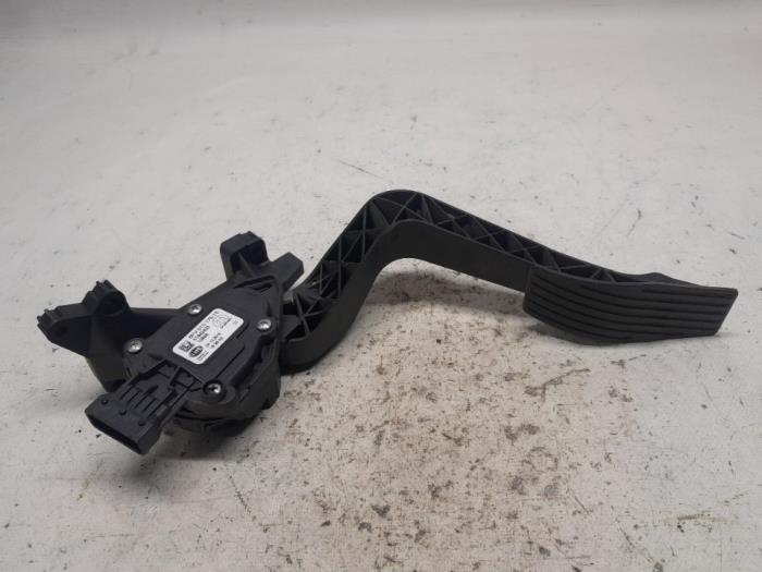 Gebruikte Gaspedaalpositie Sensor Fiat 500X (334) 1.6 E-torq 16V Prijs € 52,50 Margeregeling aangeboden door Reclycar De Boer BV
