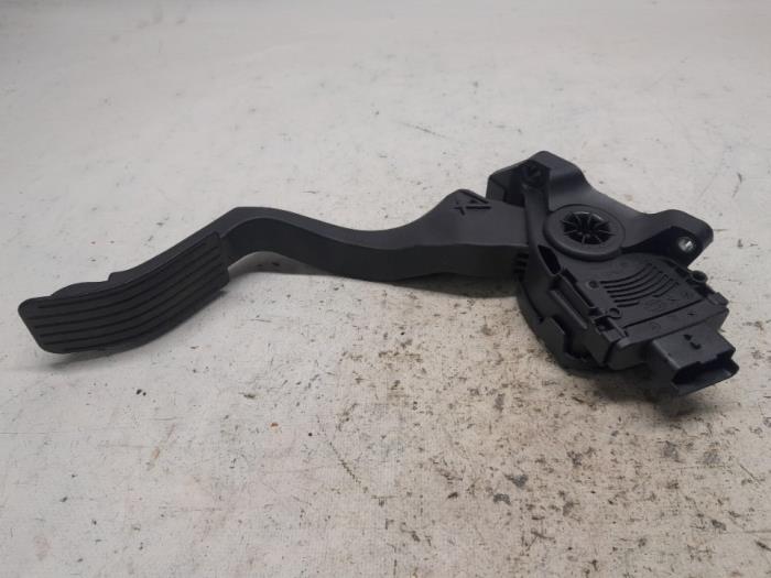 Gebruikte Gaspedaalpositie Sensor Peugeot 2008 (CU) 1.2 12V e-THP PureTech 110 Prijs € 36,75 Margeregeling aangeboden door Reclycar De Boer BV