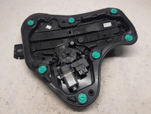 Gebruikte Ruitmechaniek 4Deurs rechts-achter Volkswagen Golf VIII (CD1) 1.0 eTSI 12V Prijs € 63,00 Margeregeling aangeboden door Reclycar De Boer BV