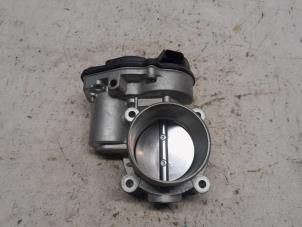 Gebruikte Gasklephuis Ford Kuga III (DFK) 2.5 FHEV 16V Prijs € 78,75 Margeregeling aangeboden door Reclycar De Boer BV