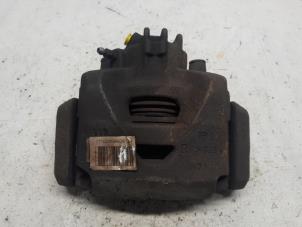 Gebruikte Remklauw (Tang) rechts-voor Citroen C4 Berline (NC) 1.6 16V VTi Prijs € 21,00 Margeregeling aangeboden door Reclycar De Boer BV