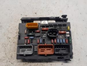 Gebruikte Zekeringkast Peugeot 308 (4A/C) 1.6 VTI 16V Prijs € 131,25 Margeregeling aangeboden door Reclycar De Boer BV
