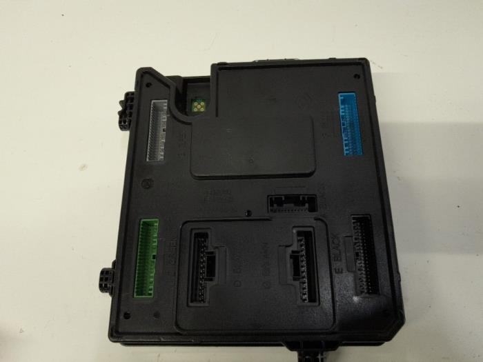 Gebruikte Computer Body Control Renault Grand Scénic III (JZ) 1.4 16V TCe 130 Prijs € 47,25 Margeregeling aangeboden door Reclycar De Boer BV