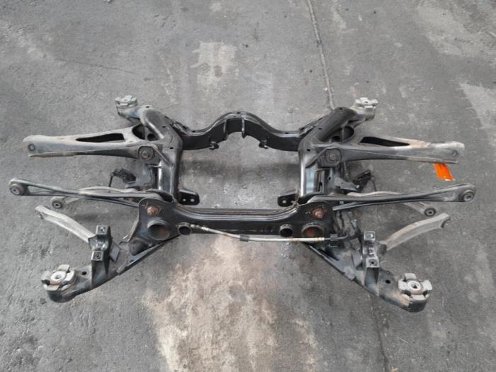 Subframe van een Porsche Cayenne (9PA) 4.8 V8 32V Turbo 2007