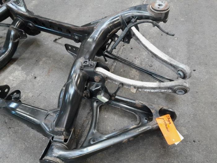 Subframe van een Porsche Cayenne (9PA) 4.8 V8 32V Turbo 2007