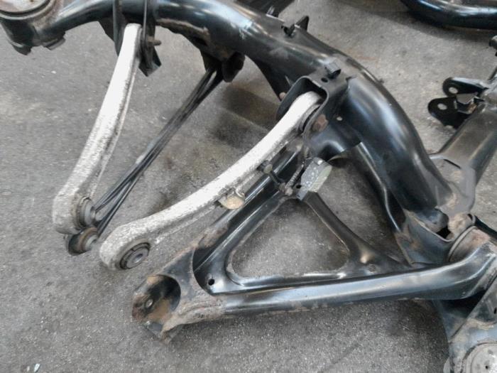 Subframe van een Porsche Cayenne (9PA) 4.8 V8 32V Turbo 2007