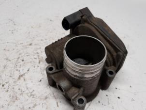 Gebruikte Gasklephuis Volkswagen Polo IV (9N1/2/3) 1.2 Prijs € 36,75 Margeregeling aangeboden door Reclycar De Boer BV