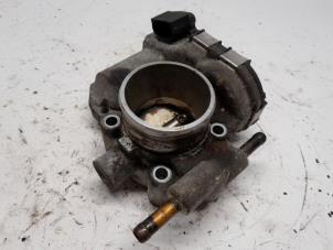Gebruikte Gasklephuis Opel Corsa D 1.4 16V Twinport Prijs € 52,50 Margeregeling aangeboden door Reclycar De Boer BV
