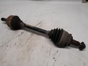 Gebruikte Aandrijfas links-voor Opel Zafira Tourer (P12) 1.6 16V CNG ecoFLEX Turbo Prijs € 131,25 Margeregeling aangeboden door Reclycar De Boer BV