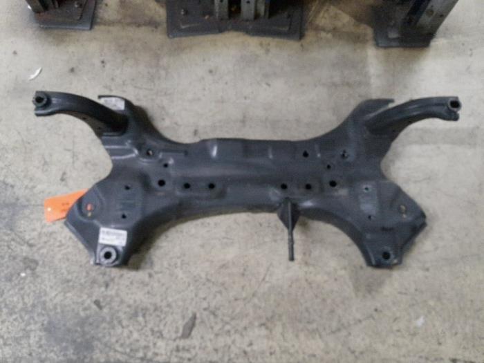 Gebruikte Subframe Kia Rio IV (YB) 1.0i T-GDi 100 12V Prijs € 157,50 Margeregeling aangeboden door Reclycar De Boer BV