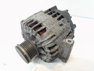 Dynamo van een Opel Corsa D 1.3 CDTi 16V ecoFLEX 2012