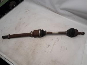 Gebruikte Cardanas rechts-voor (VWA) Renault Scénic III (JZ) 2.0 16V CVT Prijs € 42,00 Margeregeling aangeboden door Reclycar De Boer BV