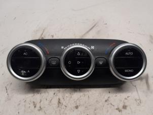 Gebruikte Kachel Bedieningspaneel Alfa Romeo Giulietta (940) 1.4 TB 16V MultiAir Prijs € 78,75 Margeregeling aangeboden door Reclycar De Boer BV