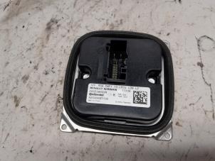 Gebruikte Module LED koplamp Renault Captur (2R) 0.9 Energy TCE 12V Prijs € 52,50 Margeregeling aangeboden door Reclycar De Boer BV