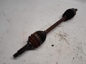 Gebruikte Aandrijfas links-voor Chevrolet Matiz (M200) 0.8 S,SE Prijs € 36,75 Margeregeling aangeboden door Reclycar De Boer BV