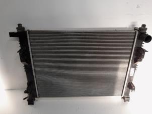 Gebruikte Radiateur Dacia Lodgy (JS) 1.6 Sce 100 16V Prijs € 36,75 Margeregeling aangeboden door Reclycar De Boer BV