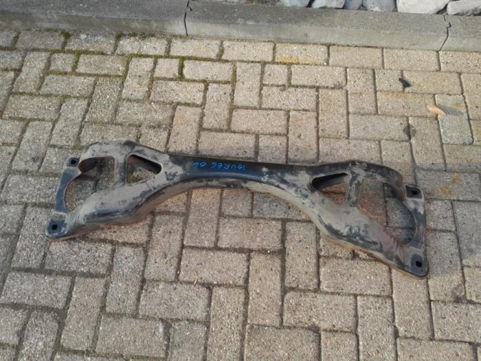 Gebruikte Subframe Volkswagen Touareg (7LA/7L6) 2.5 TDI R5 Prijs € 52,50 Margeregeling aangeboden door Reclycar De Boer BV