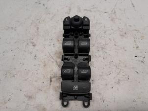 Gebruikte Ruit schakelaar elektrisch Landrover Freelander II 2.2 td4 16V Prijs € 36,75 Margeregeling aangeboden door Reclycar De Boer BV