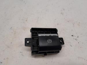 Gebruikte Handrem schakelaar Subaru Outback (BS) 2.0 D 16V Prijs € 15,75 Margeregeling aangeboden door Reclycar De Boer BV