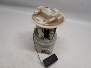 Gebruikte Tank element Pomp Dacia Sandero II 0.9 TCE 12V Prijs € 42,00 Margeregeling aangeboden door Reclycar De Boer BV