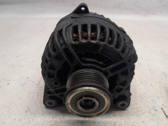 Gebruikte Dynamo Renault Scénic II (JM) 1.5 dCi 105 Prijs € 36,75 Margeregeling aangeboden door Reclycar De Boer BV