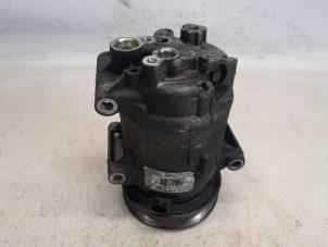 Gebruikte Pomp Airco Renault Scénic II (JM) 1.5 dCi 105 Prijs € 78,75 Margeregeling aangeboden door Reclycar De Boer BV