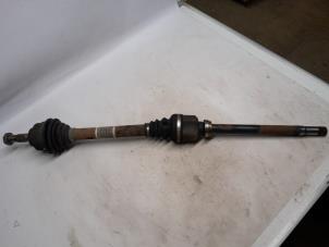 Gebruikte Aandrijfas rechts-voor Peugeot 308 CC (4B) 1.6 16V THP 150 Prijs € 36,75 Margeregeling aangeboden door Reclycar De Boer BV