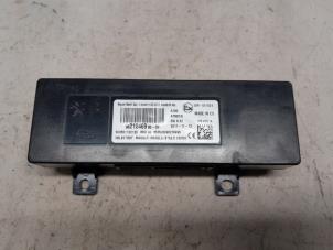 Gebruikte SOS knop Peugeot 2008 (CU) 1.2 12V e-THP PureTech 110 Prijs € 26,25 Margeregeling aangeboden door Reclycar De Boer BV