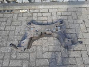 Gebruikte Subframe Renault Megane III Grandtour (KZ) 2.0 16V CVT Prijs € 78,75 Margeregeling aangeboden door Reclycar De Boer BV