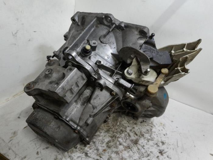 Versnellingsbak van een Peugeot 207 CC (WB) 1.6 16V THP 2007