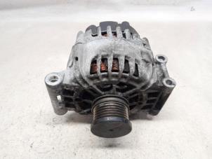 Gebruikte Dynamo Peugeot 207 CC (WB) 1.6 16V THP Prijs € 36,75 Margeregeling aangeboden door Reclycar De Boer BV