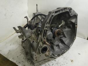 Gebruikte Versnellingsbak Renault Kangoo Express (FW) 1.5 dCi 75 Prijs € 367,50 Margeregeling aangeboden door Reclycar De Boer BV