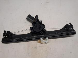 Gebruikte Ruitmechaniek 2Deurs links-voor Fiat 500C (312) 0.9 TwinAir 85 Prijs € 36,75 Margeregeling aangeboden door Reclycar De Boer BV