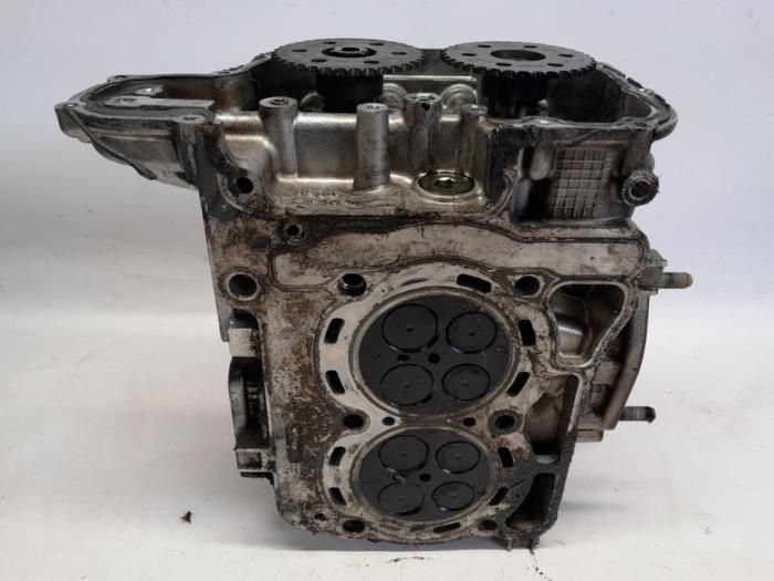 Cilinderkop van een Subaru Outback (BS) 2.0 D 16V 2015