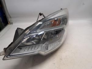 Gebruikte Koplamp links Opel Meriva 1.4 Turbo 16V Ecotec Prijs € 131,25 Margeregeling aangeboden door Reclycar De Boer BV