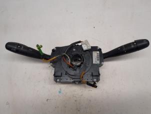 Gebruikte Licht + Raw Schakelaar Peugeot 207 SW (WE/WU) 1.4 16V Vti Prijs € 78,75 Margeregeling aangeboden door Reclycar De Boer BV