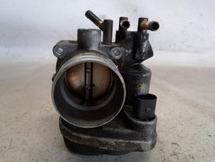 Gebruikte Gasklephuis Volkswagen Jetta III (1K2) 1.6 Prijs € 31,50 Margeregeling aangeboden door Reclycar De Boer BV