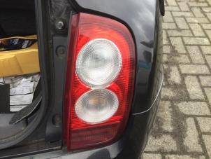 Gebruikte Achterlicht rechts Nissan Micra (K12) 1.2 16V Prijs € 26,25 Margeregeling aangeboden door Reclycar De Boer BV