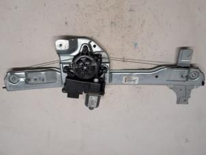 Gebruikte Ruitmechaniek 4Deurs rechts-voor Peugeot 208 I (CA/CC/CK/CL) 1.2 12V e-THP PureTech 110 Prijs € 31,50 Margeregeling aangeboden door Reclycar De Boer BV