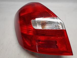 Gebruikte Achterlicht links Skoda Fabia II (5J) 1.2i 12V Prijs € 31,50 Margeregeling aangeboden door Reclycar De Boer BV