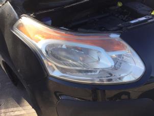 Gebruikte Rechter Koplamp Citroen C3 Picasso (SH) 1.4 16V VTI 95 Prijs € 105,00 Margeregeling aangeboden door Reclycar De Boer BV