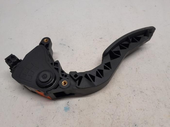 Gebruikte Sensor Gaspedaalpositie Renault Megane III Grandtour (KZ) 2.0 16V CVT Prijs € 26,25 Margeregeling aangeboden door Reclycar De Boer BV