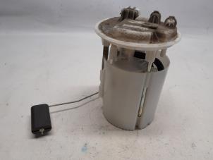 Gebruikte Tank element Pomp Renault Megane III Grandtour (KZ) 2.0 16V CVT Prijs € 42,00 Margeregeling aangeboden door Reclycar De Boer BV