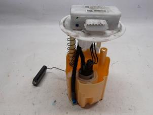 Gebruikte Tank element Pomp Renault Trafic (1FL/2FL/3FL/4FL) 2.0 dCi 16V 150 Prijs € 52,50 Margeregeling aangeboden door Reclycar De Boer BV