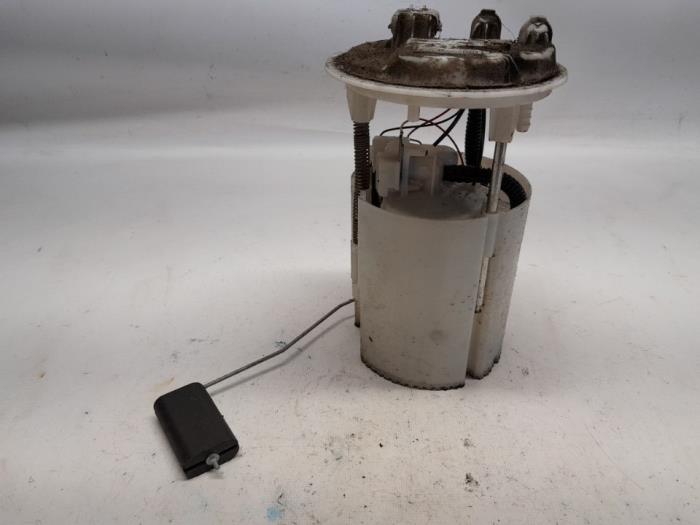 Gebruikte Tank element Pomp Renault Megane III Berline (BZ) 1.6 16V Prijs € 42,00 Margeregeling aangeboden door Reclycar De Boer BV