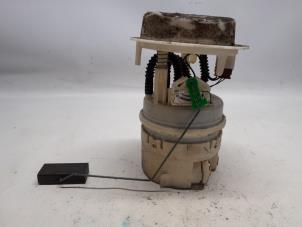 Gebruikte Brandstofpomp Elektrisch Peugeot 307 CC (3B) 2.0 16V Prijs € 42,00 Margeregeling aangeboden door Reclycar De Boer BV