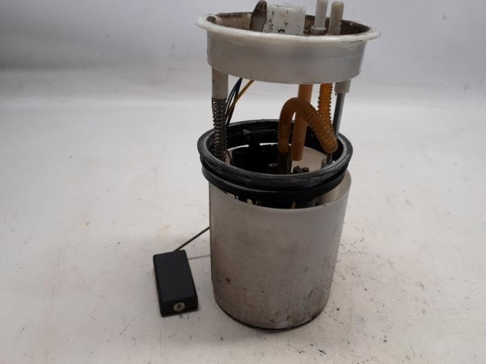 Gebruikte Tank element Pomp Volkswagen Polo V (6R) 1.4 16V Prijs € 42,00 Margeregeling aangeboden door Reclycar De Boer BV