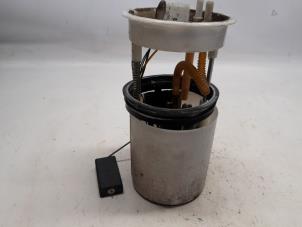 Gebruikte Tank element Pomp Volkswagen Polo V (6R) 1.4 16V Prijs € 42,00 Margeregeling aangeboden door Reclycar De Boer BV