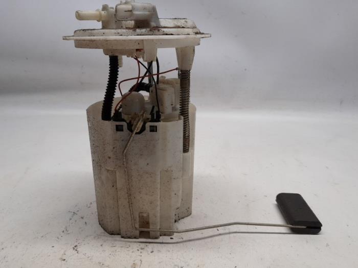 Gebruikte Tank element Pomp Renault Scénic III (JZ) 2.0 16V CVT Prijs € 42,00 Margeregeling aangeboden door Reclycar De Boer BV